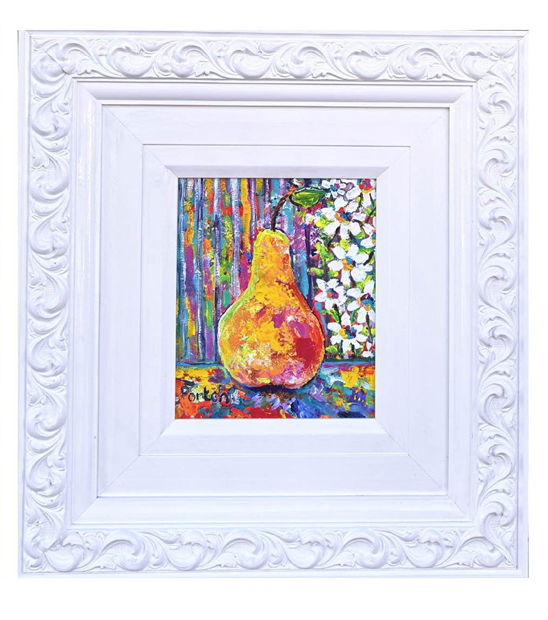 Pear with daisies